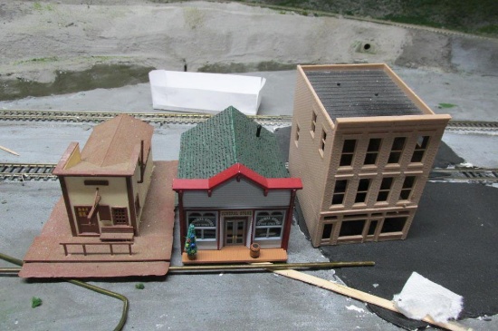 (3) HO Scale Town Buildings