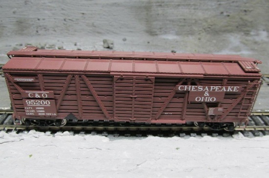 HO Scale Red Chesapeake & Ohio Boxcar