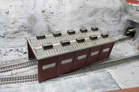 HO Scale Railway Garage