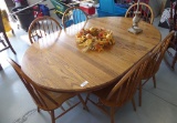 Oak Dining Room Table, (2) Leaves, & (6) Chairs