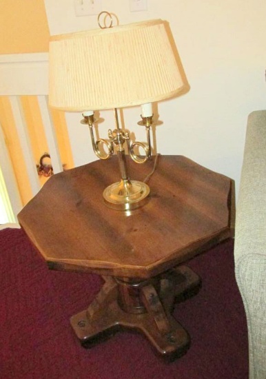 Octagon Table With Lamp