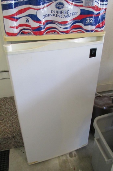 GE Mini Fridge