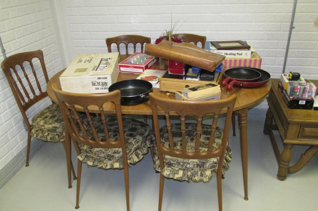 Dining Table & Contents