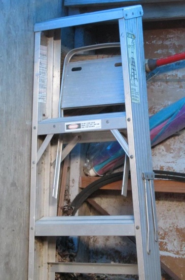 6' Aluminum Ladder & Extension Cord - S