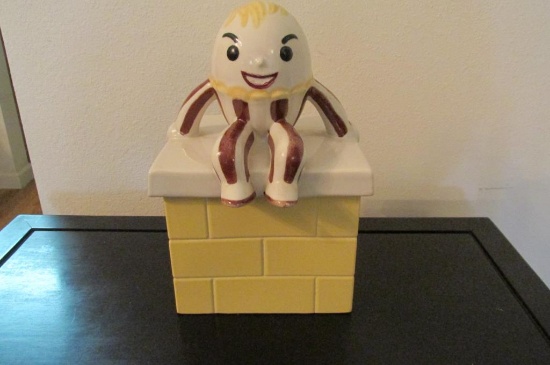 1940's Humpty Dumpty Ceramic Cookie Jar  - M