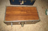 Wood Laminate Trunk With Linens  - U