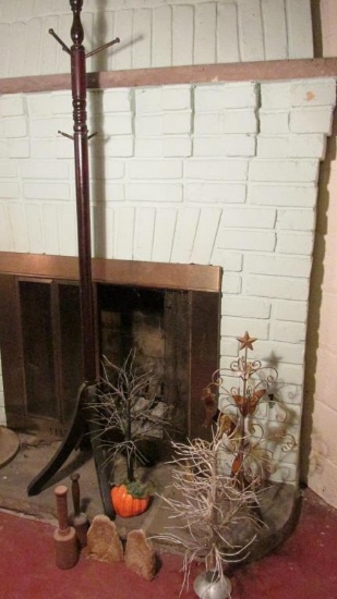 Home Goods & Coat Tree - BM