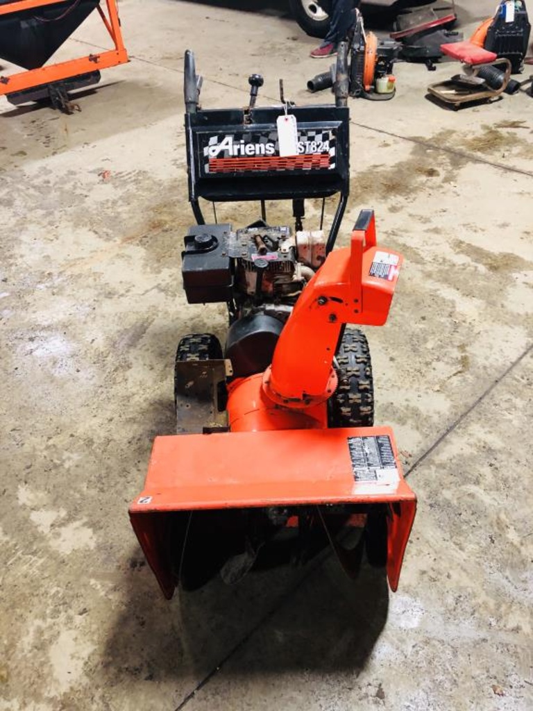 Ariens ST824 Snow Blower