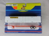 Athearn Trains HO Scale JB Hunt Container on Trailer