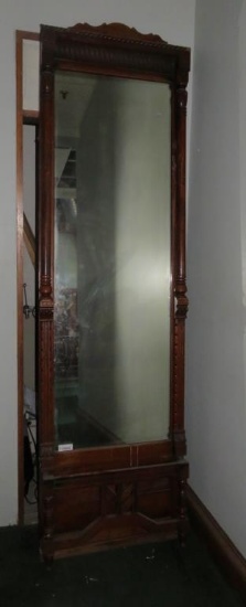CU - Tall Swinging Mirrored Door
