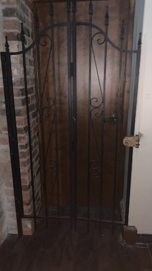 CU - Hinge Wrought Iron Door