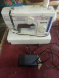 G- White Jeans Machine sewing machine