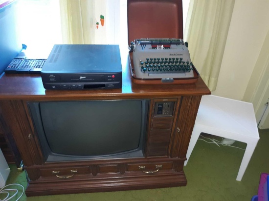 U- Zenith Console Television, Zenith VCR, remotes & plastic table