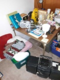 LR - Large lot of home goods
