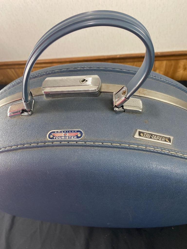 Vintage American Tourister Luggage | Online Auctions | Proxibid