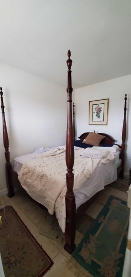 U- Queen Size 4 Post Bed, (2) Small Wood Stands