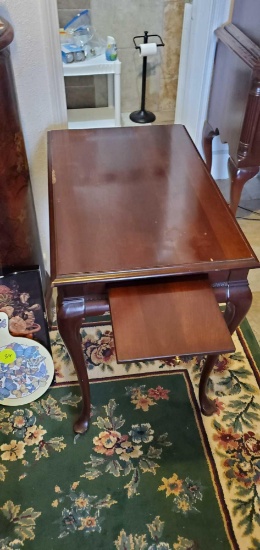 DR- End Table
