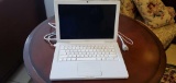 LR- Apple MacBook