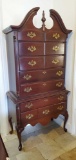 DR- 2 Piece - 8 Drawer Solid Wood Hutch