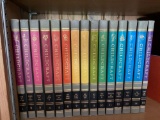 KR-(2) Shelves books - Childcraft & World Book