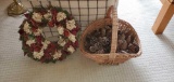 FR- Dried arrangement wreath & basket with pine cones