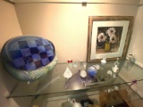 HW- Glass Figurines, Framed Flower Picture, Paper Weights