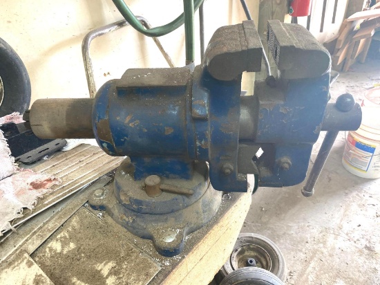 W- 4 3/4" Multi-Purpose Vise