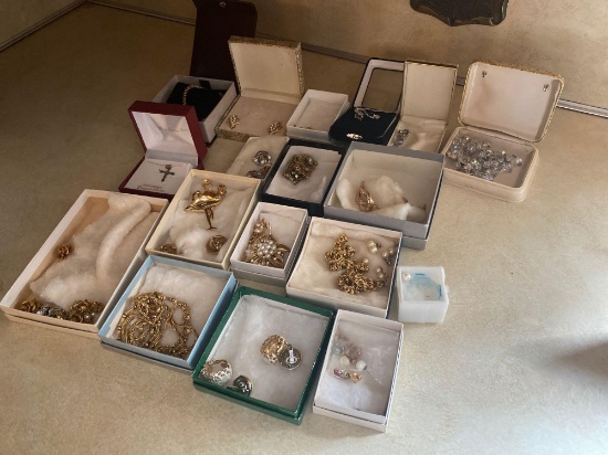 K- Lot of Costume Jewelry