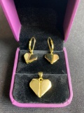 Vivir World Japanese Elegance Collection Gold Pendant and Gold Earrings