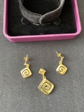 Vivir World Greek Ethos Collection Gold Earrings and Gold Pendant