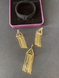 Vivir World Egyptian Collection Gold Earrings and Gold Pendant