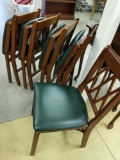 R4- Lot of 5 Folding Chairs