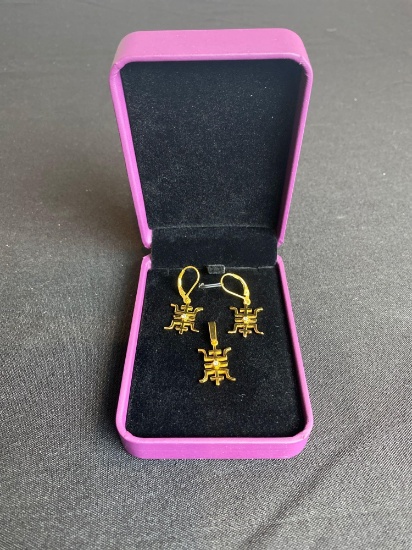Vivir World Chinese Collection Gold Earrings and Gold Pendant