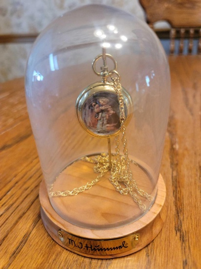 FR- Hummel Watch Under Glass Dome "Little Fidler"