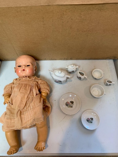 LR- Betsy Wetsy Doll and Tea Set