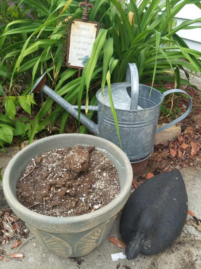 O- Lot of Outdoor/Garden Goods