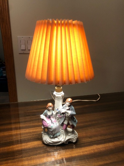 UB1-Porcelain Lamp
