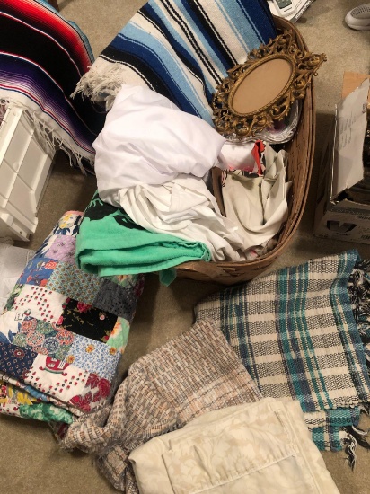 UB1-Lot of Linens