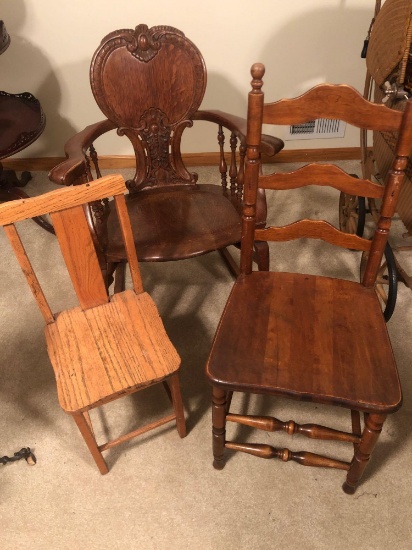 UB1-Lot of Chairs/Rocking Chair