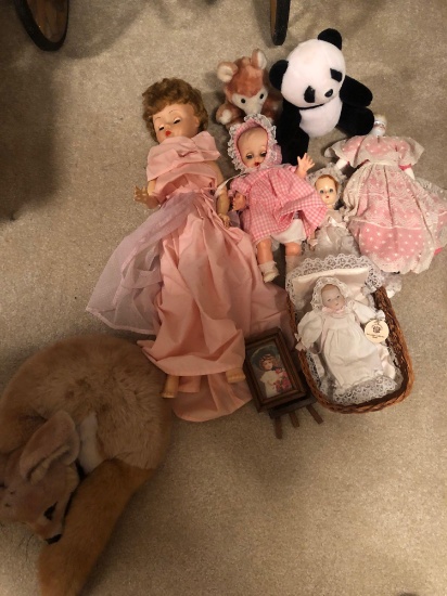 UB1- Set of Dolls and Kid's Toys