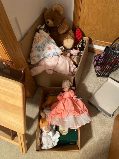 UB3- Dolls, Toys, and Stuffed Animals