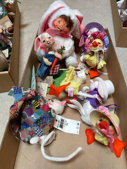 UB2- Annalee Dolls
