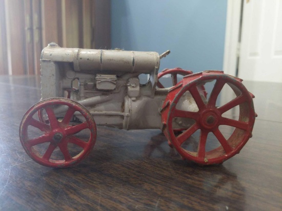 WS- Fordson Cast Iron Tractor