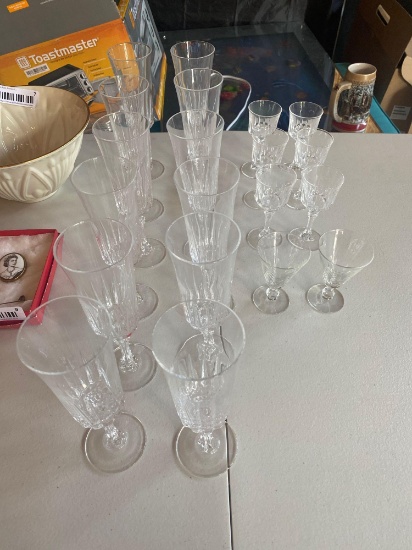 O- Champagne Flutes and Liqueur Glasses