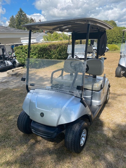 M- 2015 Yamaha Gas Golf Cart