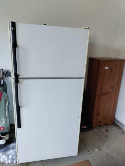 G- Kenmore Refrigerator/Freezer