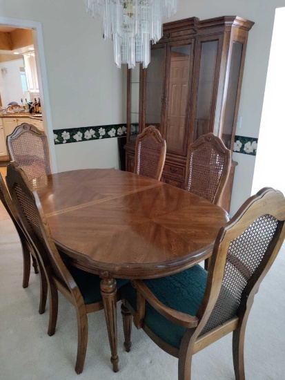 DR- Bernhardt Dining Table with (6) Chairs and Hutch