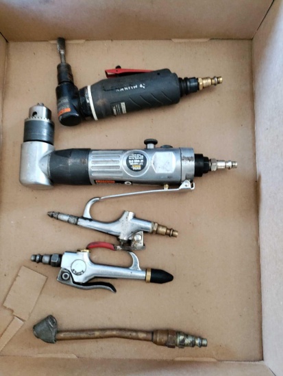 B1-Assorted Air Tools and Nozzles