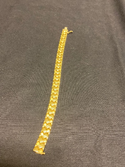 (1) Gold Bracelet