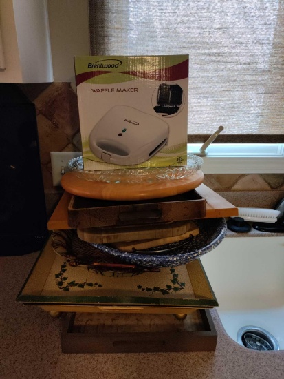 K- Brentwood Waffle Maker and Trays